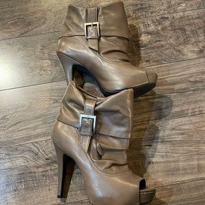 Jessica Simpson booties!